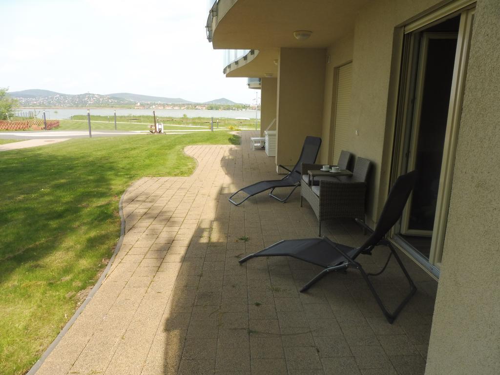 Azur Apartman Apartment แวแลนแซ ภายนอก รูปภาพ