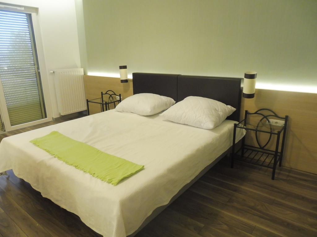 Azur Apartman Apartment แวแลนแซ ภายนอก รูปภาพ