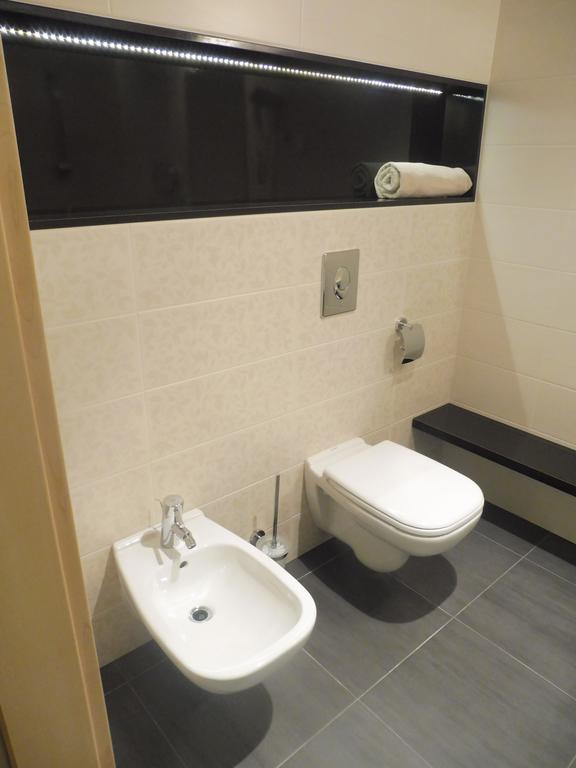 Azur Apartman Apartment แวแลนแซ ภายนอก รูปภาพ