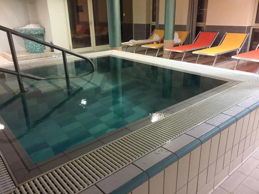 Azur Apartman Apartment แวแลนแซ ภายนอก รูปภาพ